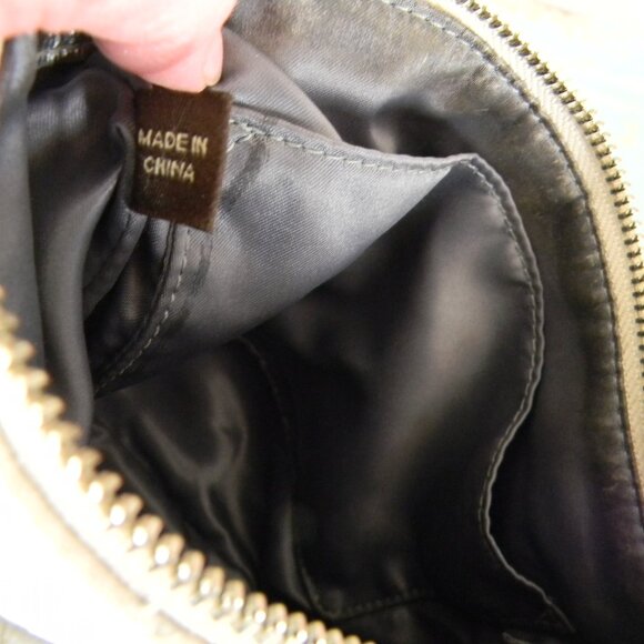 COACH Signature LOGO CANVAS/LEATHER POPPY SILVER/BEIGE Swingpack CROSSBODY BAG - Picture 10 of 10